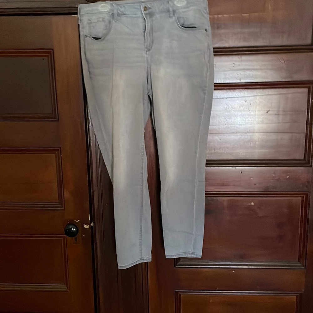 Great condition! Old Navy rockstar style jeans